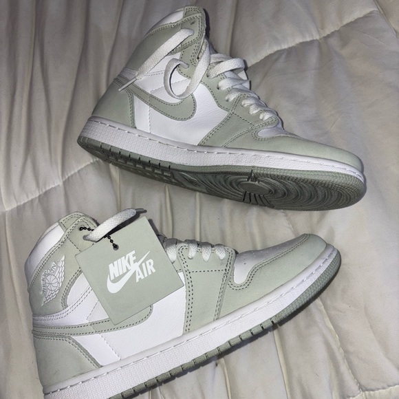 Nike Air High-Tops in White and Mint Green - Picture 1 of 4